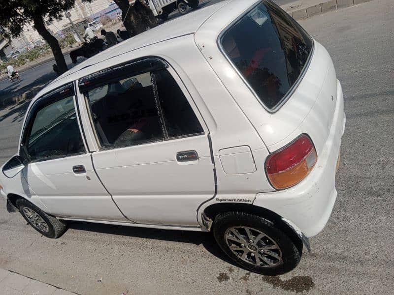 Daihatsu Cuore 2004 1