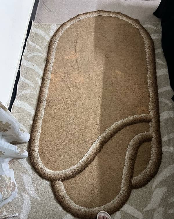 carpet rug in good condition 4