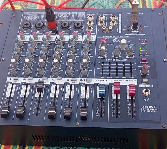 xr600f 800 watts power mixer 0