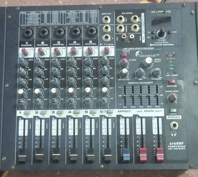 xr600f 800 watts power mixer 8