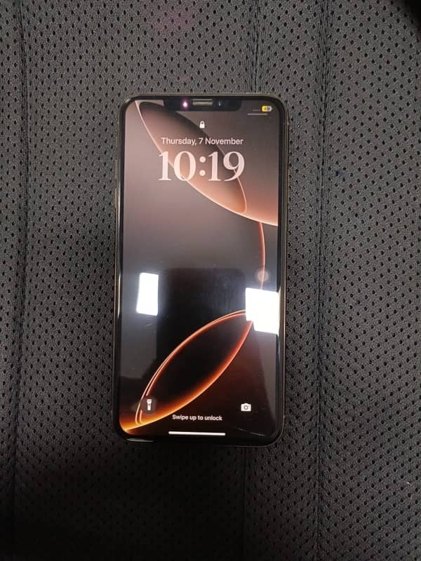 IPhone xs max 64gb golden color 10/10 condition non pta 9