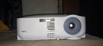 Nec VT 700 projecter beat for home and office use