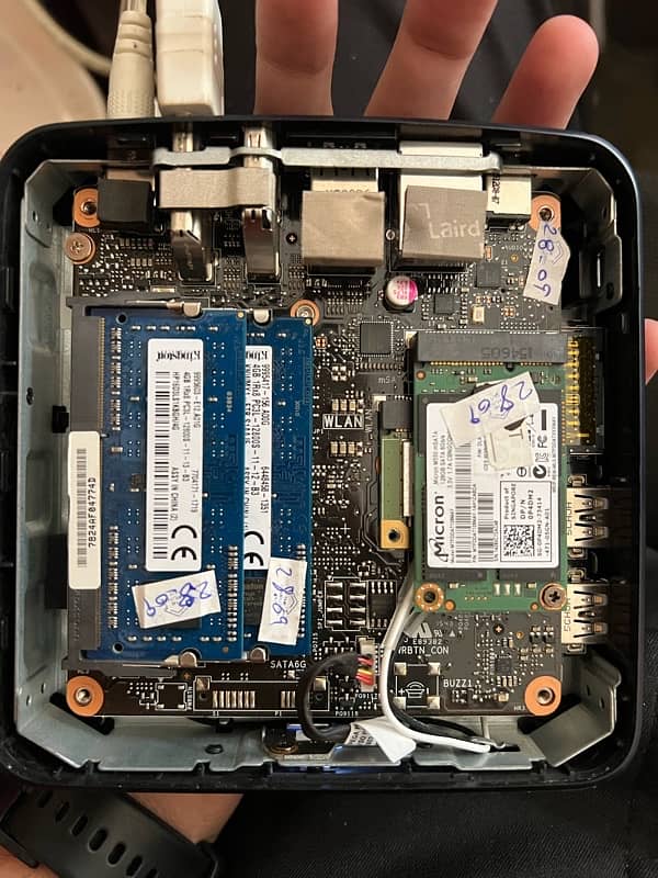 Asus Mini PC 8 Gb Ram 128 Gb Rom Slightly Used For Sale 9