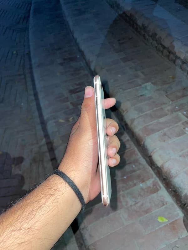 iphone 8+ 64gb non pta 1