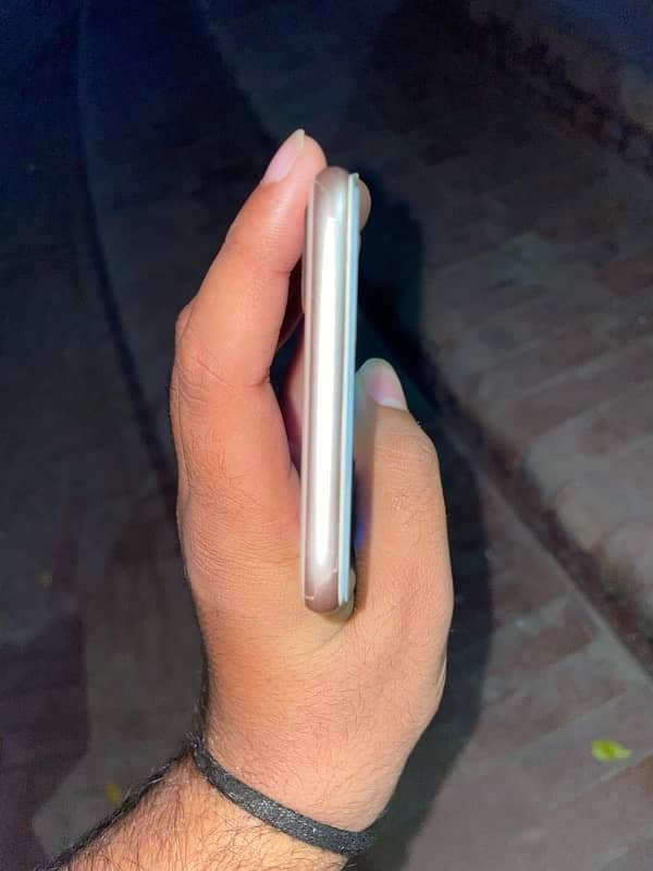 iphone 8+ 64gb non pta 5