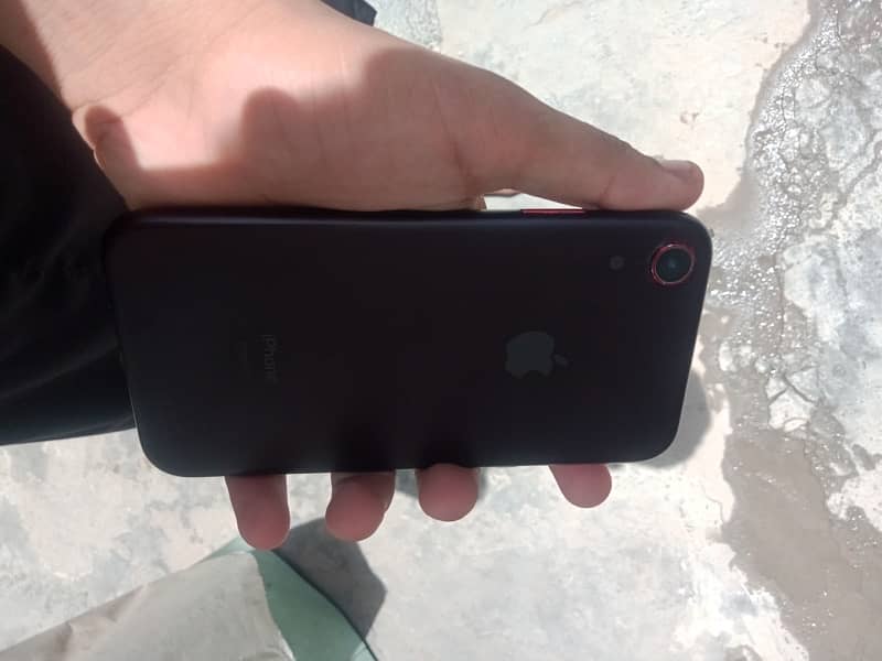 iphone xr 64gb factory unlock 6month se sim working 2