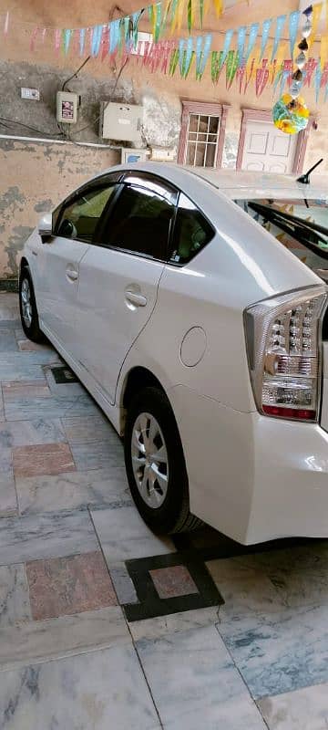 Toyota Prius 2011 3