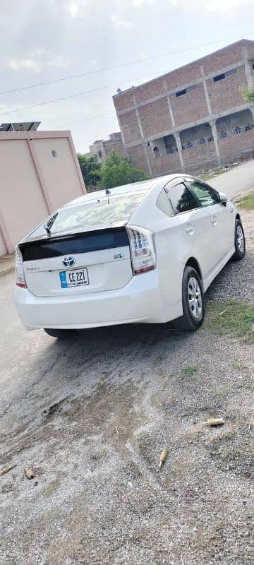 Toyota Prius 2011 5