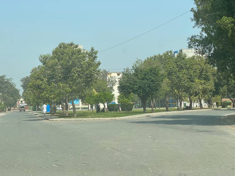 Ring Road Facing commerical, service road go through bahria to riwand road, 8 marla plots, golf view residencia phase 2 0