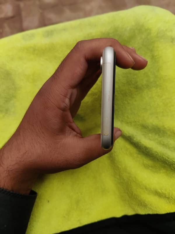 Iphone XR 64 GB 3