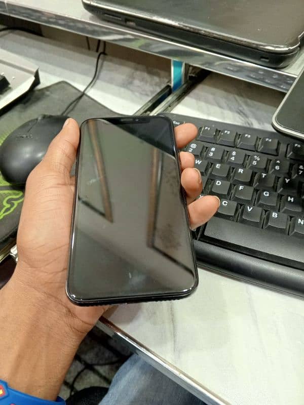 I Phone X 64 GB Non PTA With Box and Accessories Black 03157188132 1