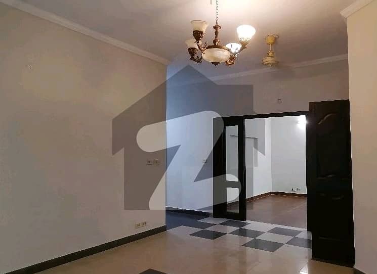 Good 10 Marla House For sale In Askari 11 - Sector A 1