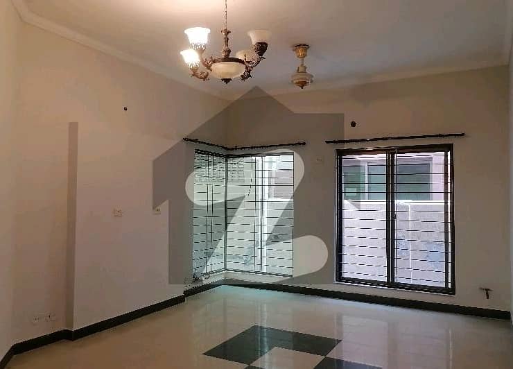 Good 10 Marla House For sale In Askari 11 - Sector A 2