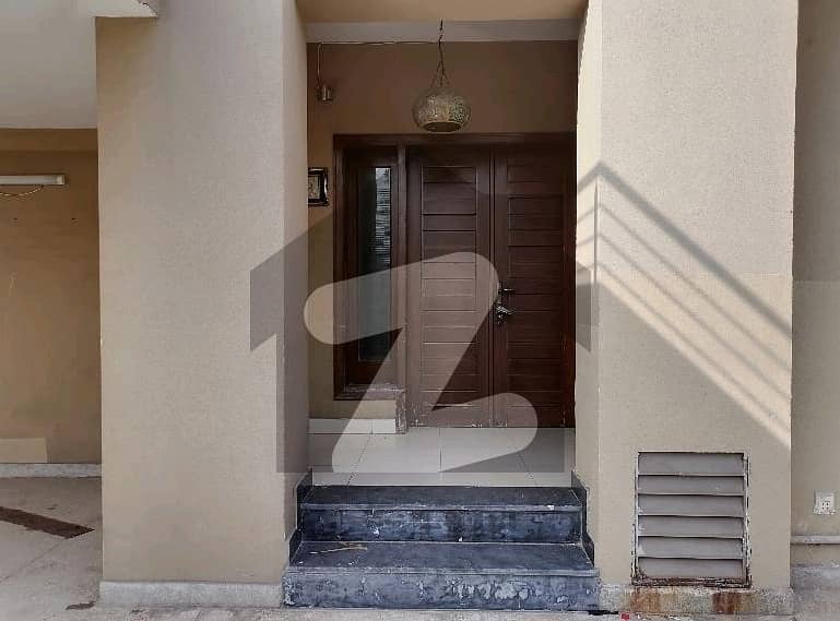 10 Marla House For Sale In Askari 11 - Sector B Lahore 0