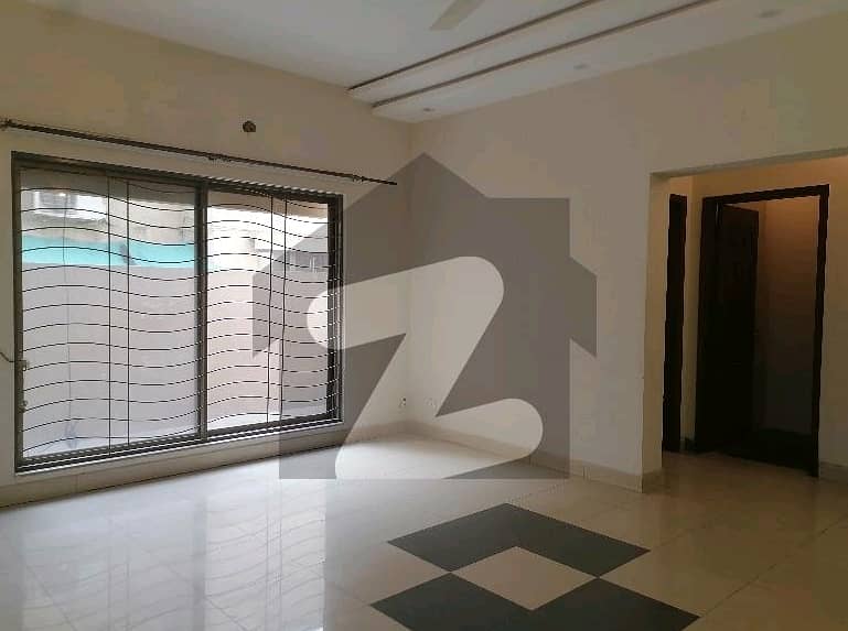 10 Marla House For Sale In Askari 11 - Sector B Lahore 4