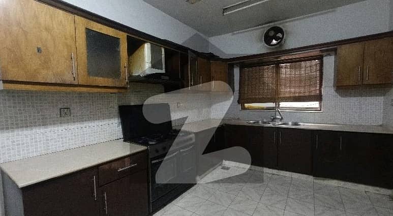 Spacious 1 Kanal House Available For sale In Askari 11 4