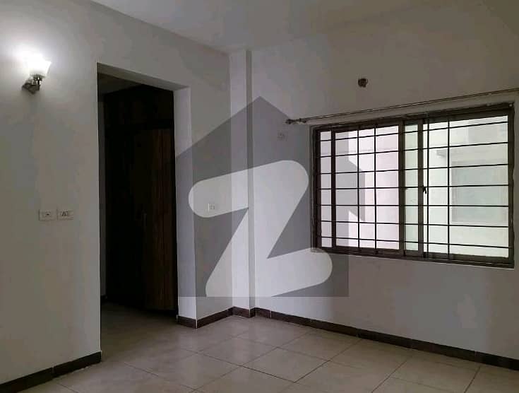 Centrally Located Flat In Askari 11 - Sector B Apartments Is Available For sale 2