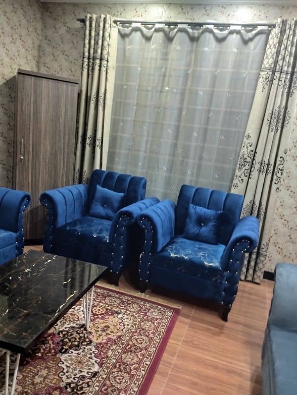 5 seater sofa blue colour 7