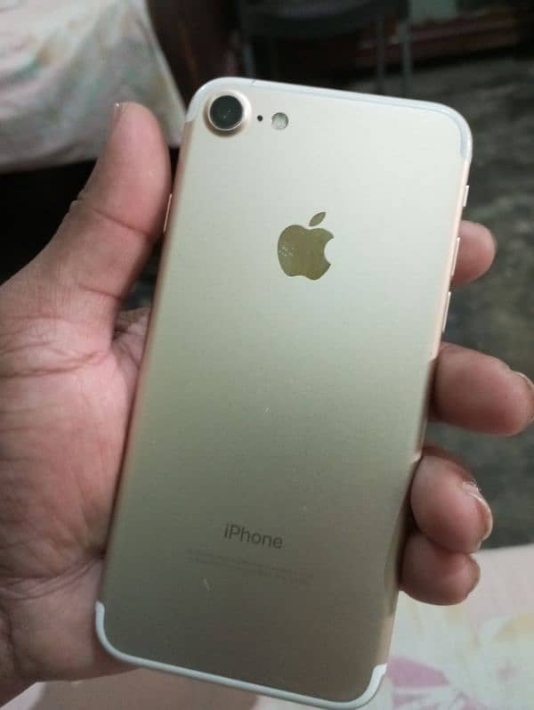 iPhone 7 32 GB good condition urgent sale 03116873793 contact me 3