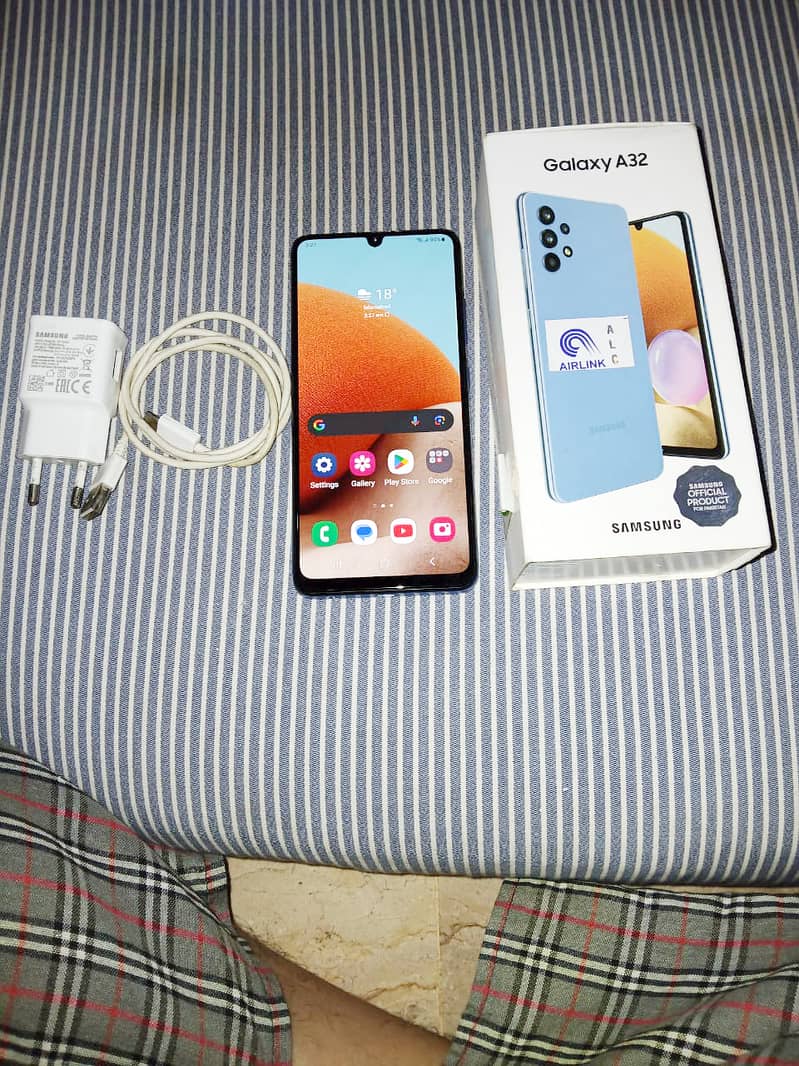 Samsung A32, 6/128 with complete saman with Box 0