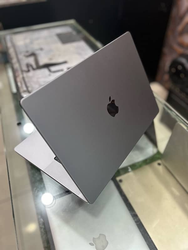 MacBook Pro M2 16” Apple Care+ 2026 2