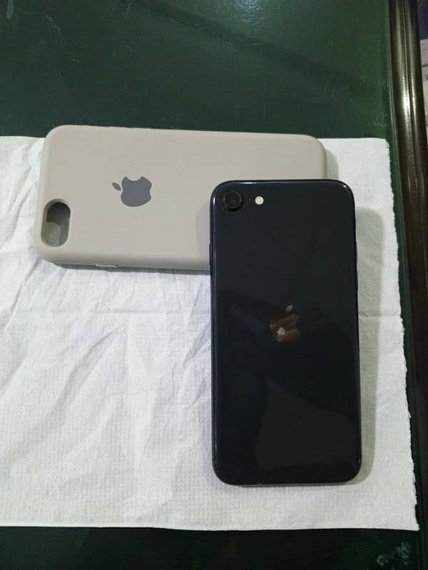 i phone SE 2020 waterproof non PTA 64 gb 0