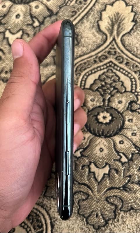 Iphone 11 Pro 256 GB PTA Approved 4