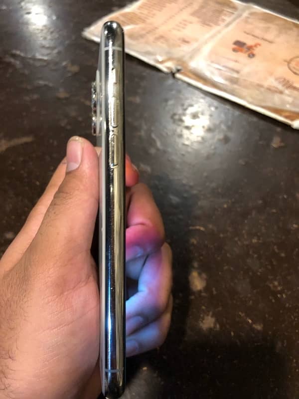 iPhone 11 pro 256 gb Factory Unlock with box 0