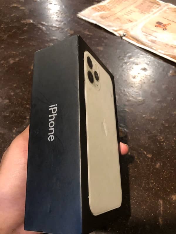 iPhone 11 pro 256 gb Factory Unlock with box 8