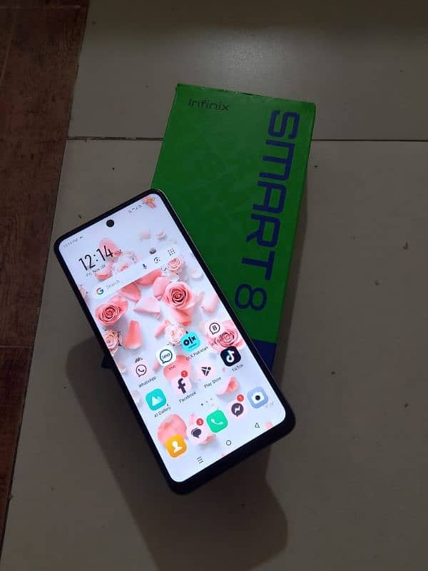 infinix smart 8 4+4 /64 5