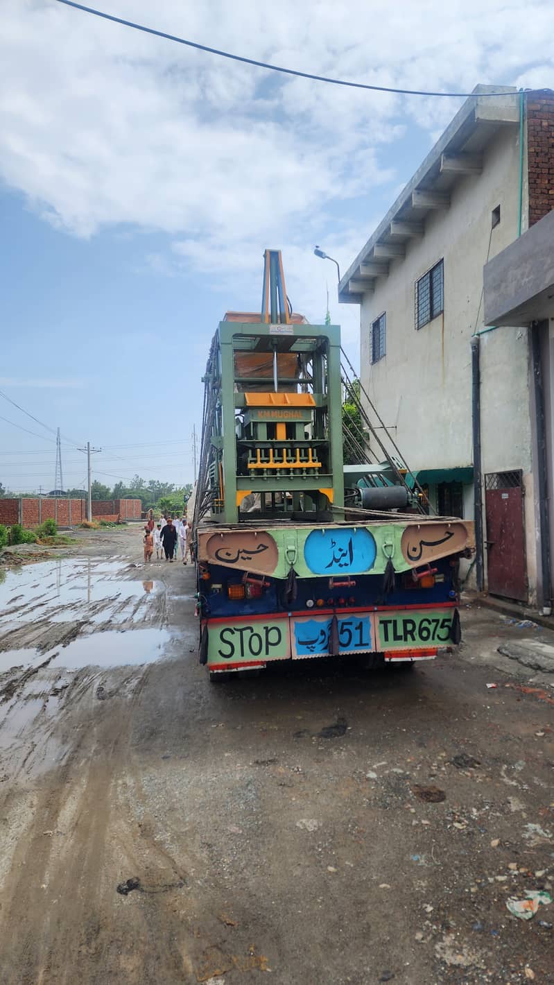 Fully automatic concrete paver blocks making machinery 14