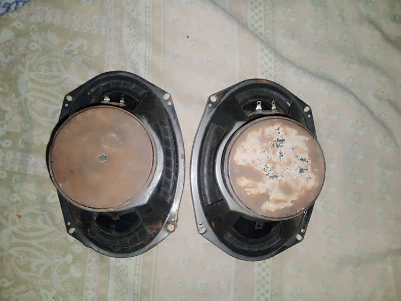 kicker company car speakers urgent sale 1