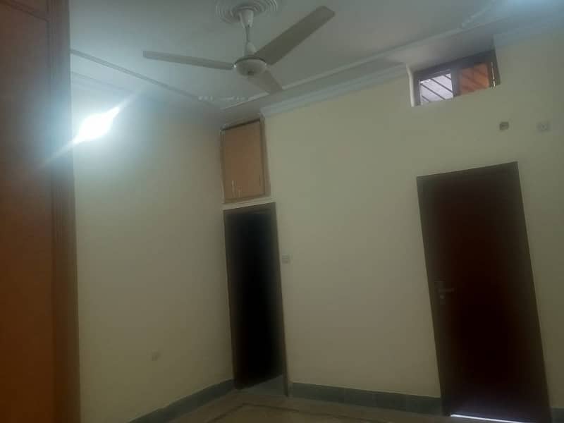 Upper portion spret portion for rent Pani bjli gas's 2