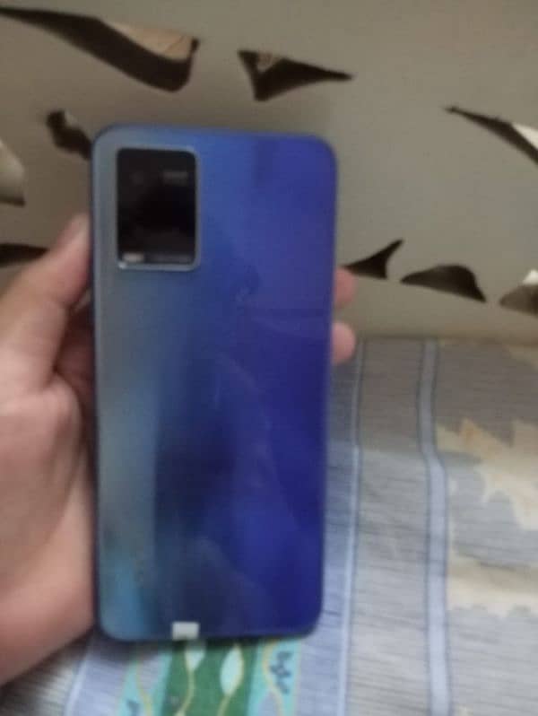 Vivo y33s 4