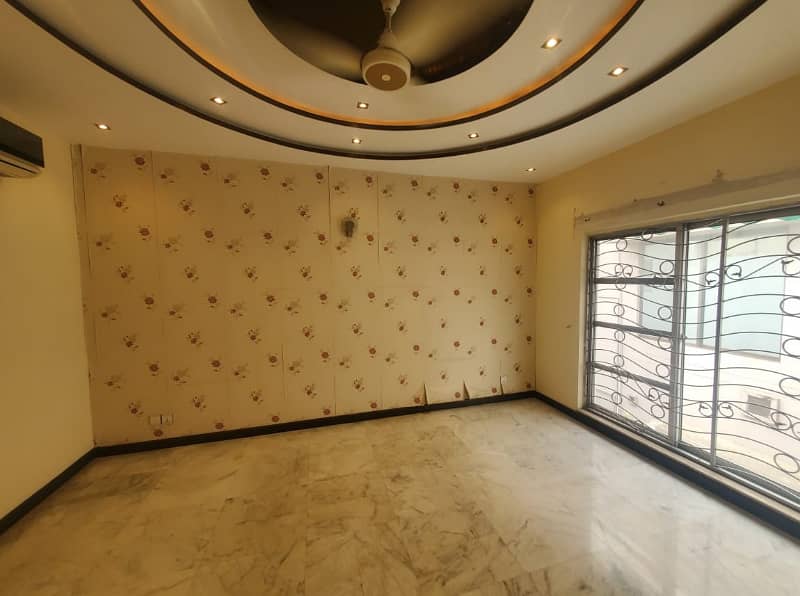 Affordable 1 Kanal Upper Portion House For Rent In DHA Phase 5,Block G, Lahore. 4