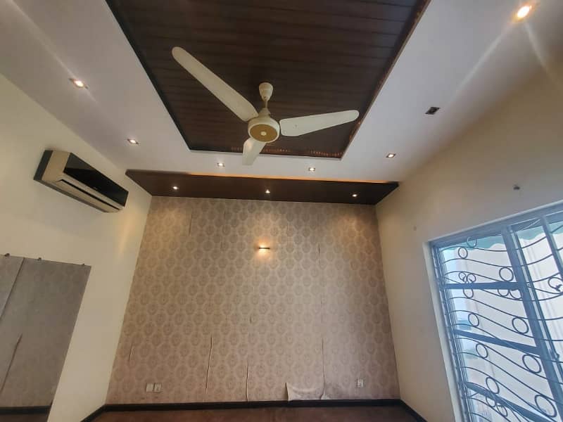 Affordable 1 Kanal Upper Portion House For Rent In DHA Phase 5,Block G, Lahore. 8