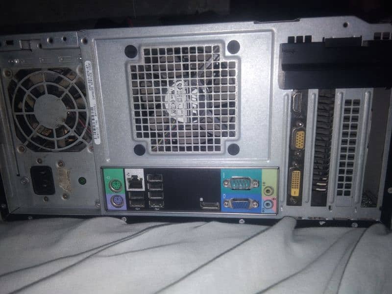 i am selling my gaming pc with games and win 10 condition a1 ha 6