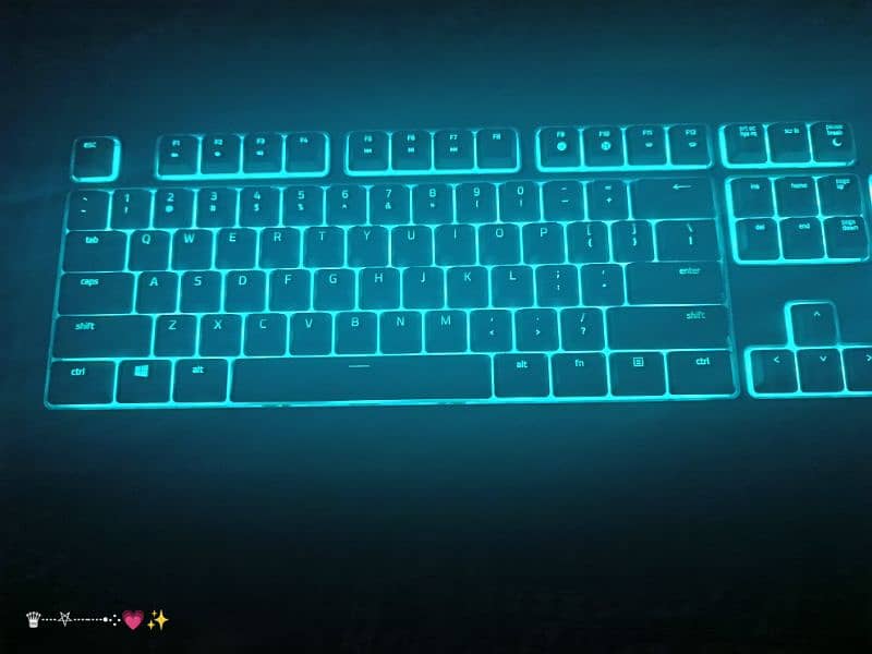 Razer Ornata Chroma, Mecha-Membrane Gaming Keyboard 1