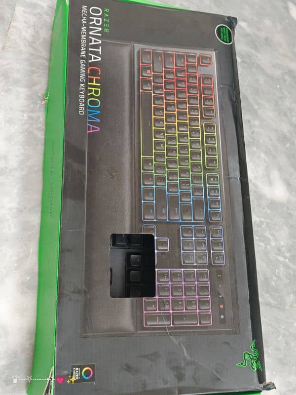 Razer Ornata Chroma, Mecha-Membrane Gaming Keyboard 7