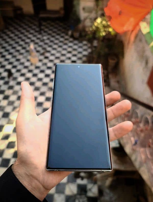 Sumsung Note 10 Plus with 25w C to C Sumsung Chargr 12/256gb Lush phn 1