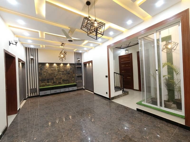 sale The Ideally Located House For An Incredible Price Of Pkr Rs. 37500000 22