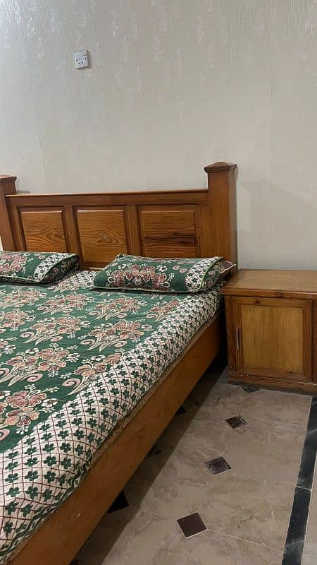 PURE WOOD BED WITH TWO SIDE TABLES 4