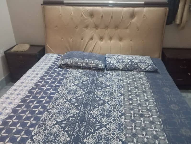 Bed for sale urgent. 0