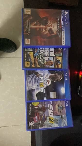 PlayStation 4 (Ps4) Slim 500GB With Two Controllers 2