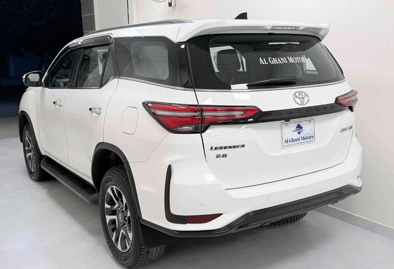 Toyota Fortuner Legender 2022 5