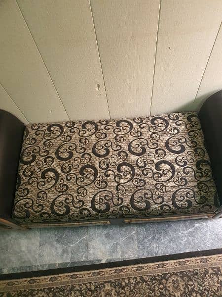 sofa seaty for sale in good condition 3