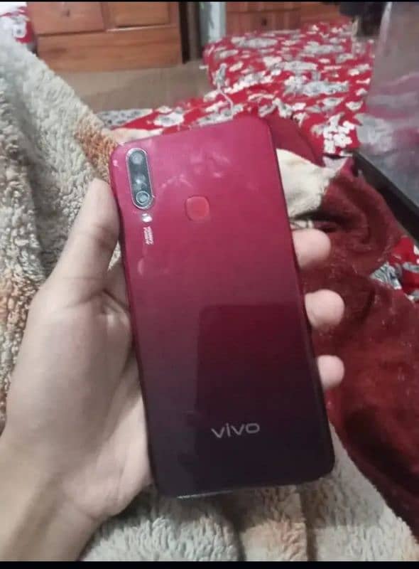 vivo y17 ha bilkul saf ha koi issue ni 8/256 3