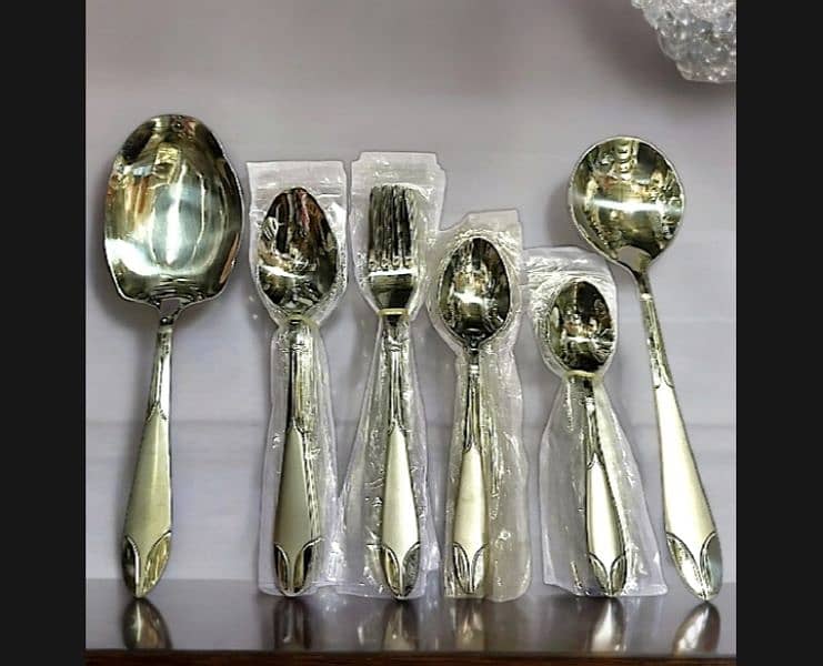 6-Piece Stainless Steel Dinner Spoon Set - Unique Designs 3