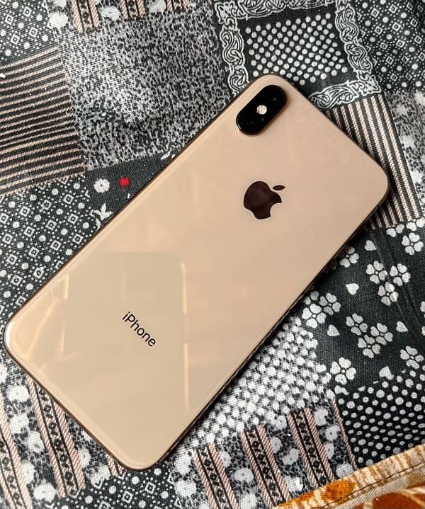 iPhone xs Gold 64gb non-pta 0