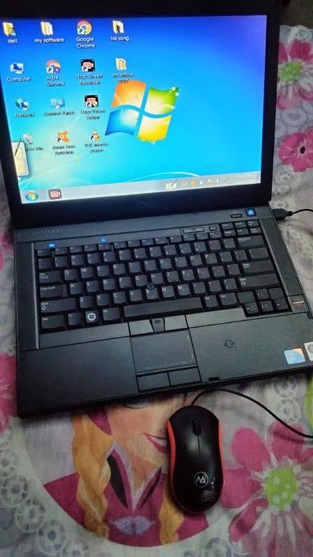 Dell laptop 14 inch ok pec vip cndition 10 by 10 0